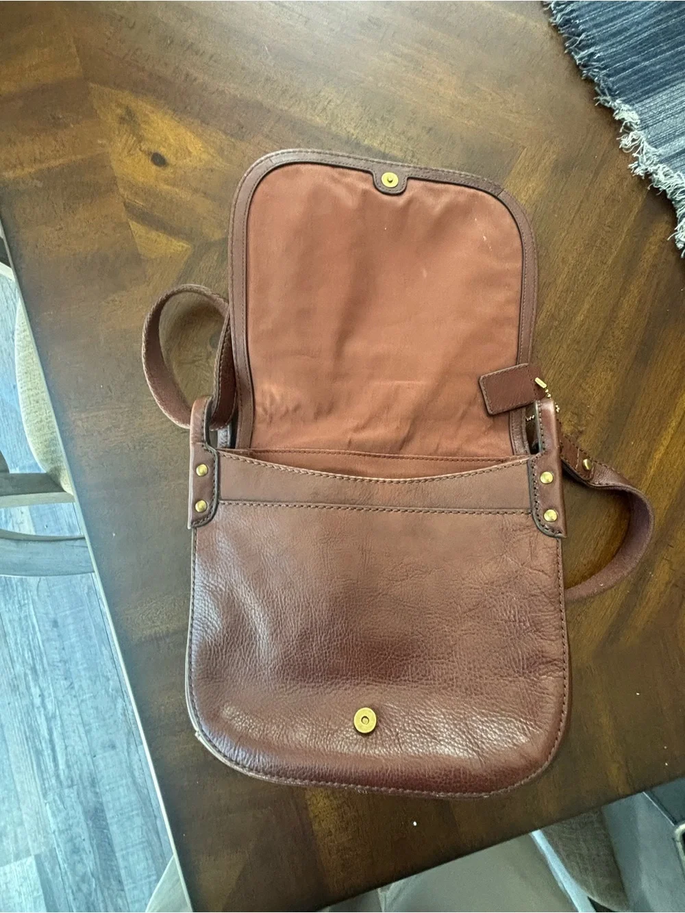 Fossil Leather Crossbody Bag in Brown.